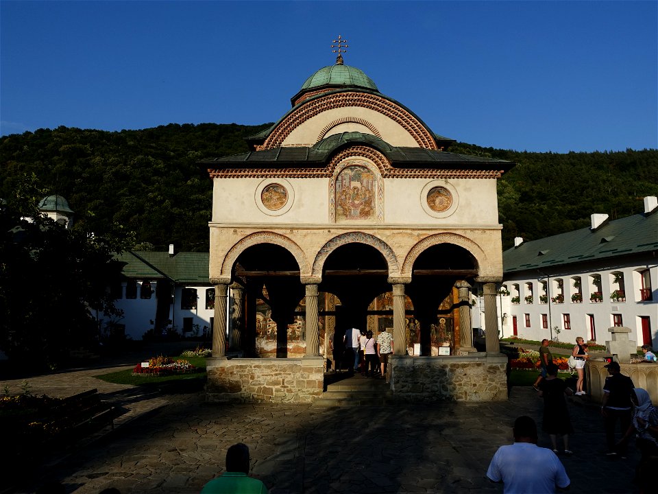 Cozia_monastery2019_0901_173345(1)