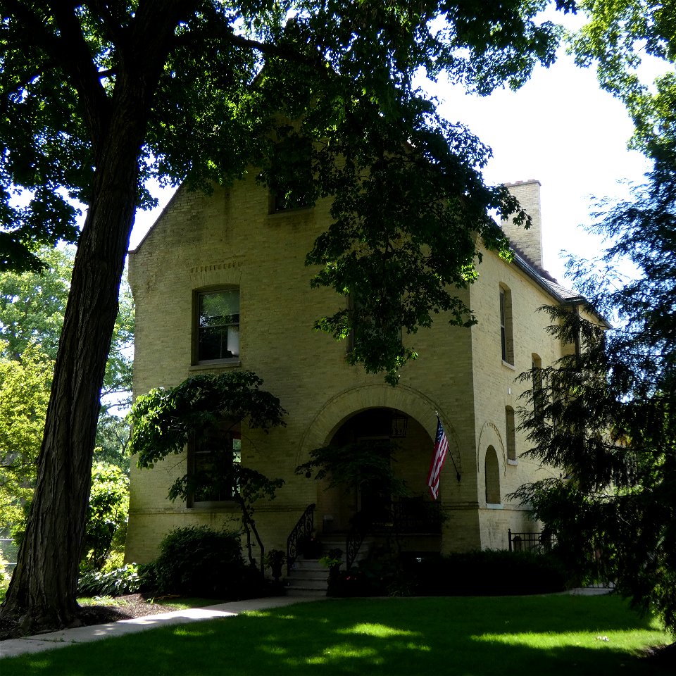 Historic Officer’s Home at Fort Sheridan, IL by Holabird & Roche, Architects