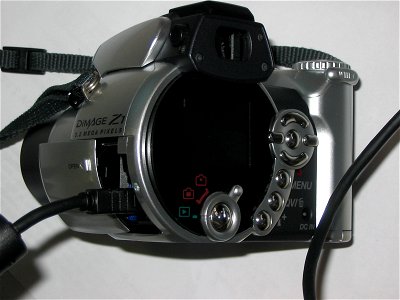 minolta z1_20041108_03