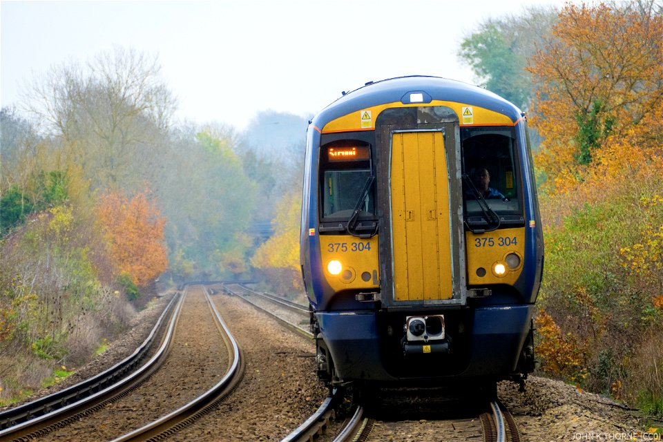 375304 Medway Valley Line Autumn