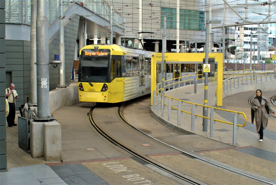 Metrolink tram 3081 entering Victoria with a service for Bury
