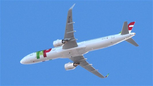 Airbus A321-251N CS-TJL TAP Air Portugal from Lisbon (11800 ft.) photo