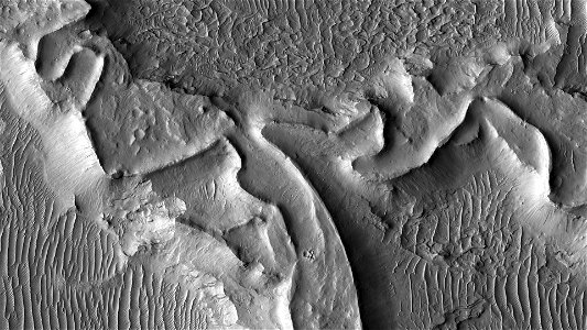 Sinuous Ridges in the Aeolis/Zephyria Region photo