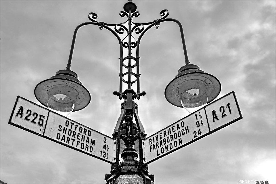 Sevenoaks Fountain Sign