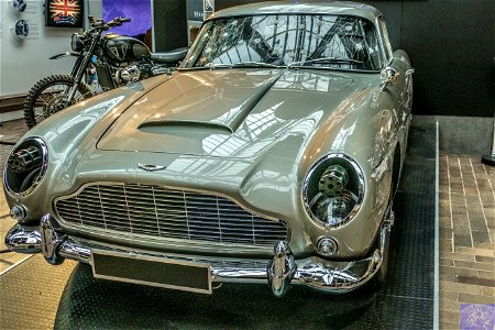 Aston Martin DB5 007 Bond Car