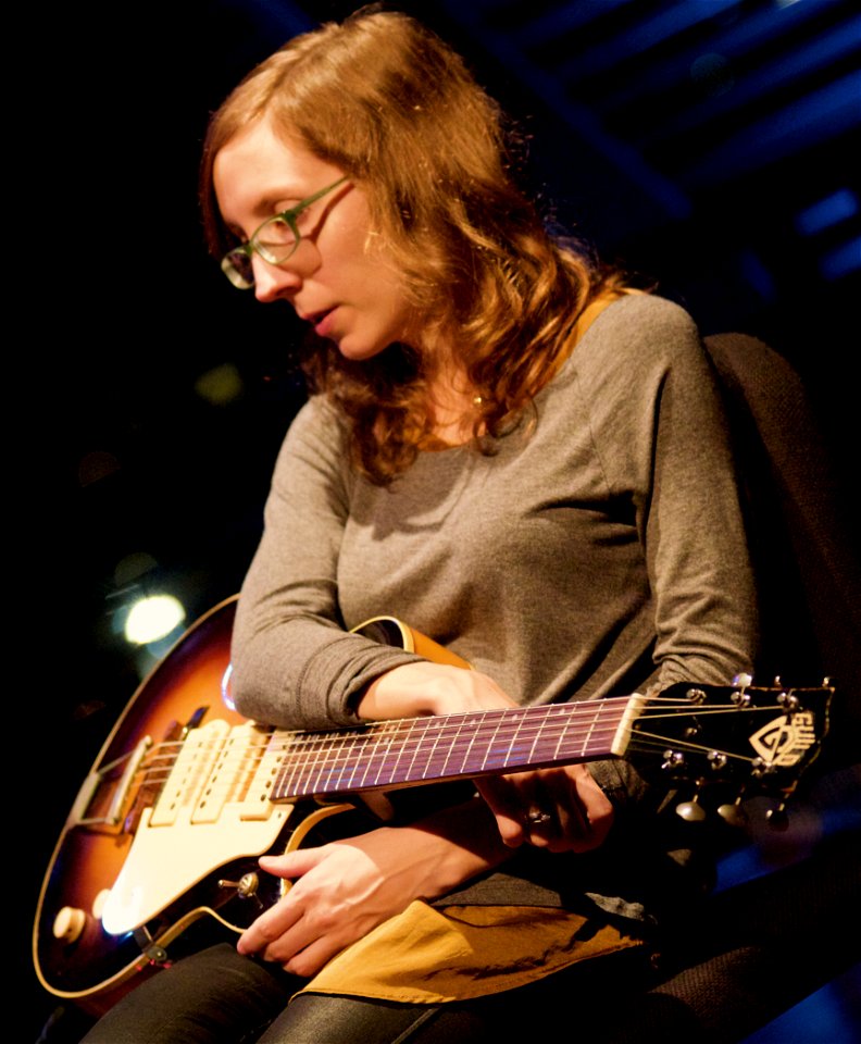 Ingrid Laubrock Anti-HouseIngrid Laubrock Quintet 24 september 2014 BIM Amsterdam - Mary Halvarson
