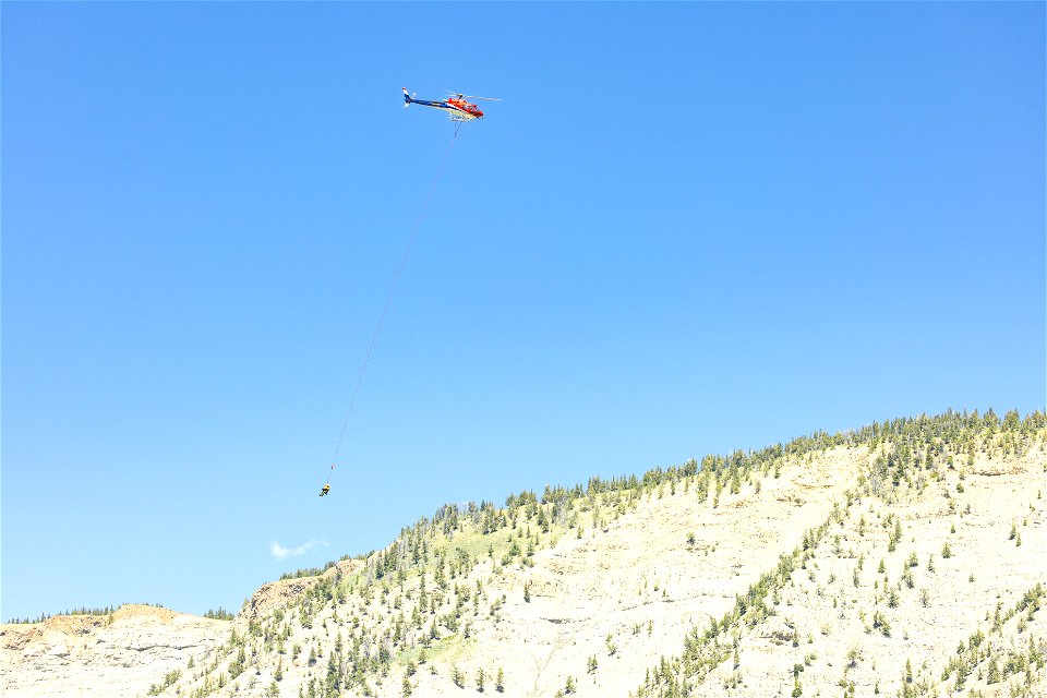 Yellowstone Helitack short-haul training: hauling crew to the scene