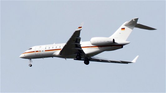 Bombardier BD-700-1A11 Global 5000 14+04 Deutsche Luftwaffe (German Air Force) from Berlin (3800 ft.)