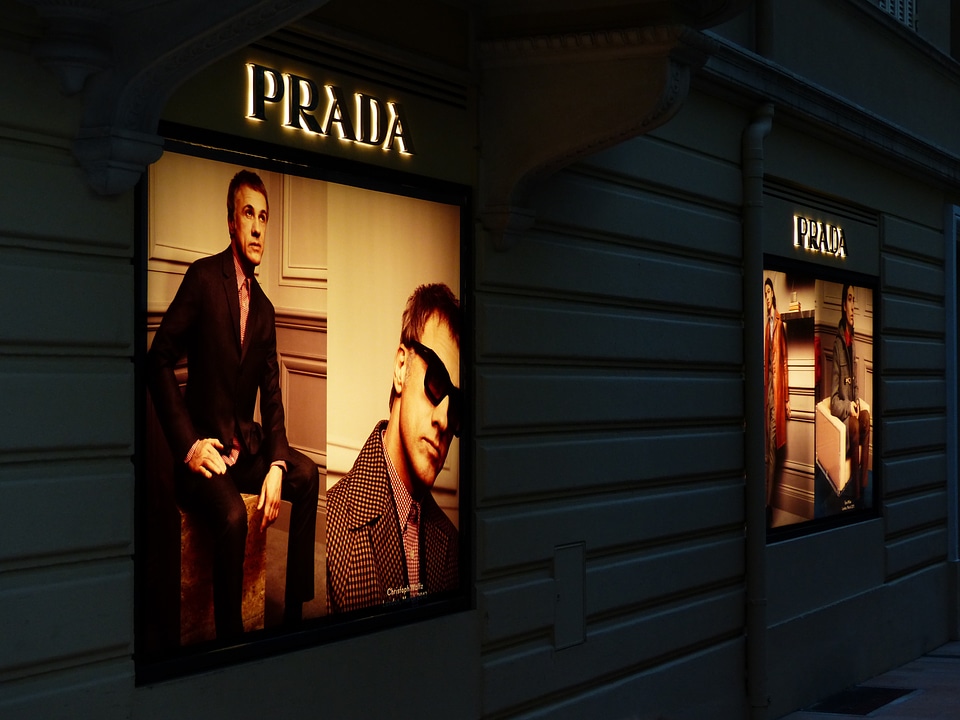 Advertising poster prada overhead projector