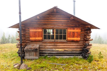 Lamar Mountain Patrol Cabin: south view photo