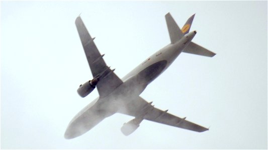Airbus A319-114 D-AILX Lufthansa CityLine from Valencia (6800 ft.)