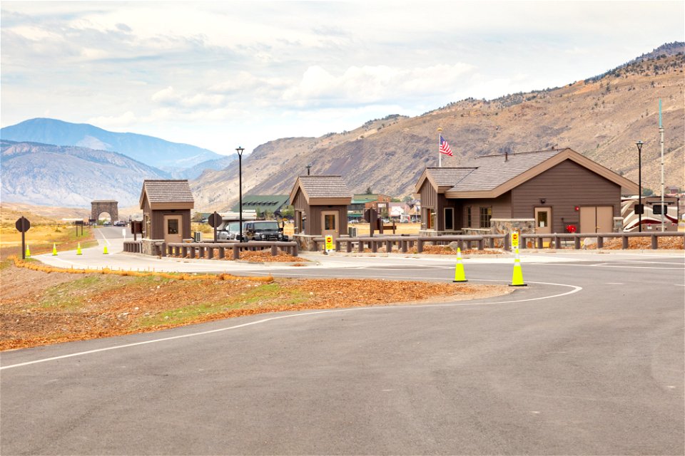 North Entrance Improvement Project:incoming traffic and Roosevelt Arch