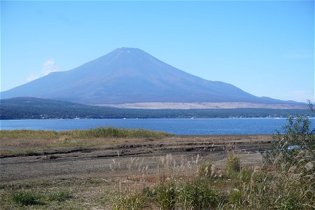 Lake Yamanaka photo