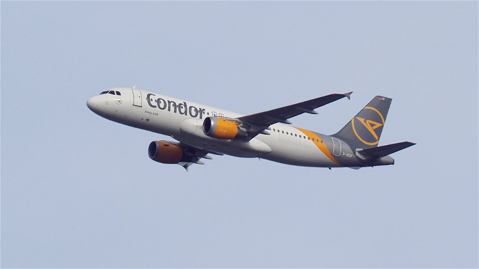Airbus A320-212 D-AICF Condor from Gran Canaria (5700 ft.)