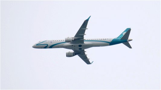 Embraer E195LR I-ADJP Air Dolomiti from Bologna (7700 ft.)