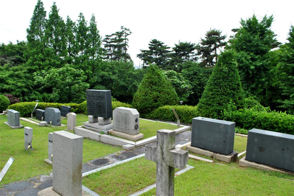 Yanghwajin Foreign Missionary Cemetery