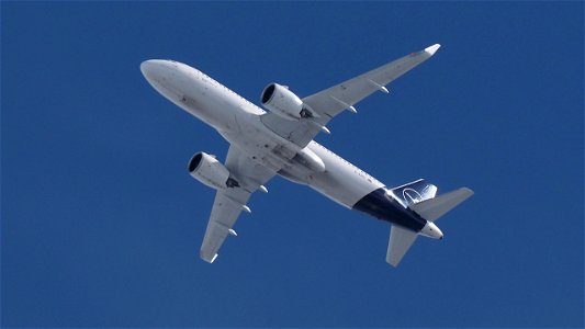 Airbus A320-271N D-AINT Lufthansa from Valencia (11400 ft.)