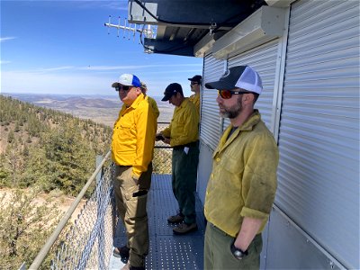 TunnelFireBAER_20220430_BAERteamgetsverlookfromO'Learylookout_DickFleishman