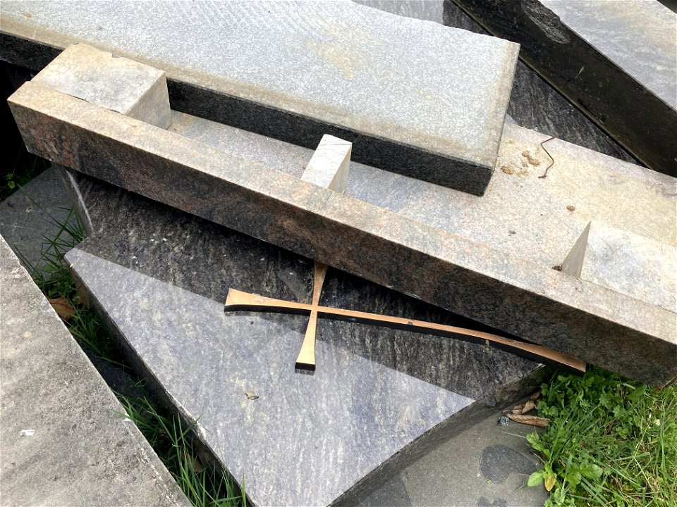 Opruiming op de begraafplaats Tussen de Bergen Roermond