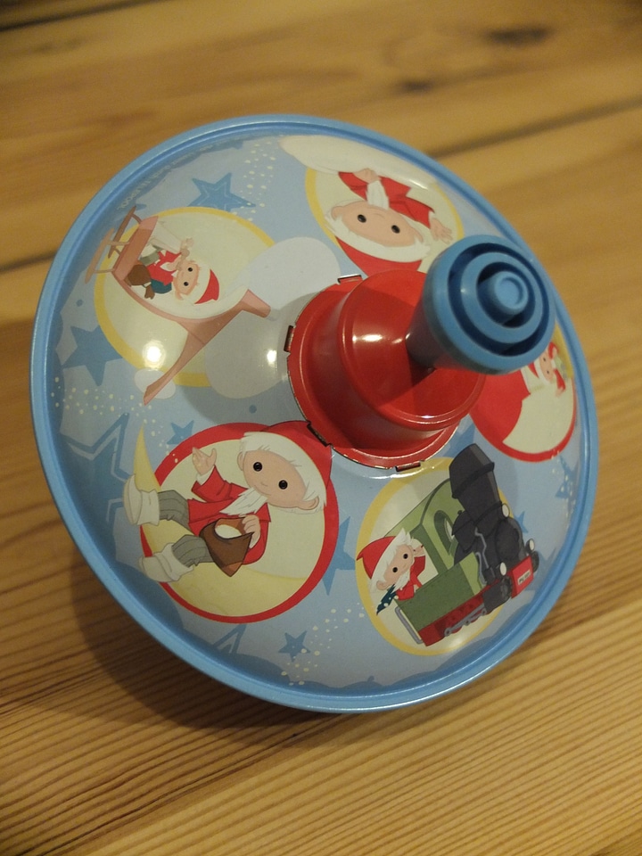 Rotary centrifugal sandman toys
