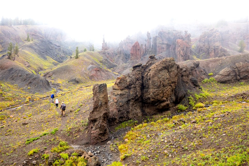 Backpackers in Hoodoo Basin photo