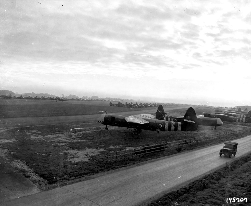 SC 195707 - Gliders massed at an airport in England await their cargoes of airborne troops for the invasion of Holland. 17 September, 1944.