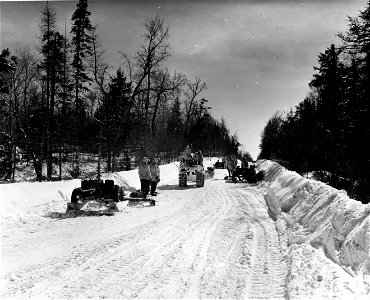 SC 364483 - AT sections, 3rd Bn., 38th Inf. Regt. with 37mm anti-tank guns emplaced and ready for action on roadway near Camp James Lake during problem on logistics. photo
