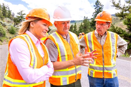 Yellowstone flood event 2022: Cam Sholly gives a field briefing to Wyoming Senators Barrasso and Lummis