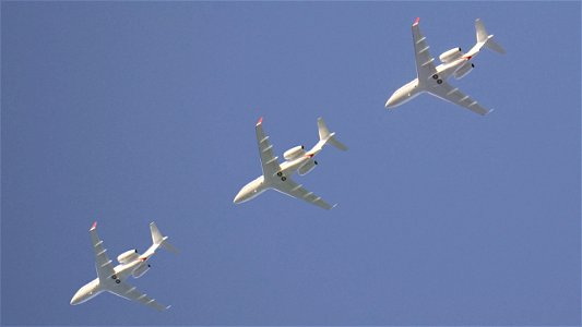 Bombardier BD-100-1A10 Challenger 300 D-BUBI Windrose Air Jetcharter (11400 ft)