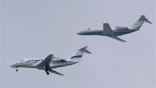 Two Cessna Business Jets approaching Oberpfaffenhofen: