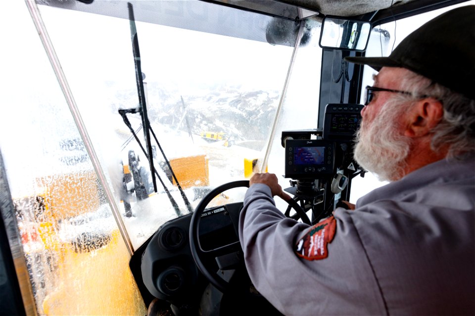 Plowing Beartooth Highway 2021 (31)