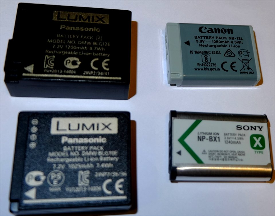 compact cameras battereies compared (8)