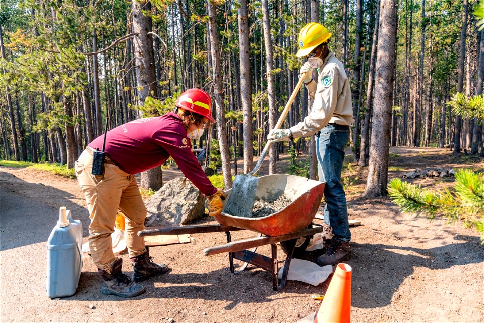 YCC Alpha Crew 2021 Canyon Campground bear box installation: mixing concrete (2)