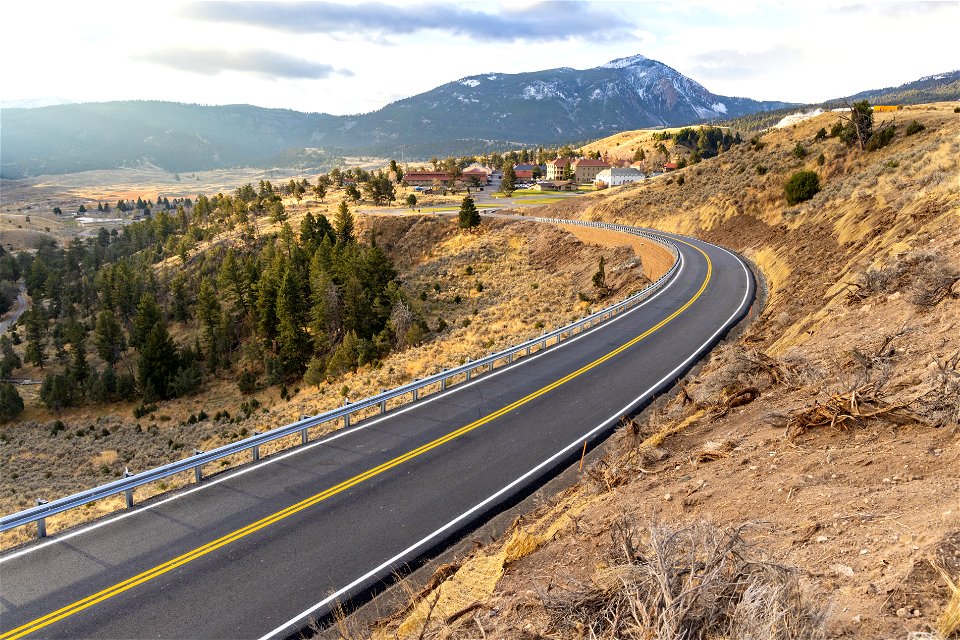 Old Gardiner Road Improvement Project: after new road approach to Mammoth photo