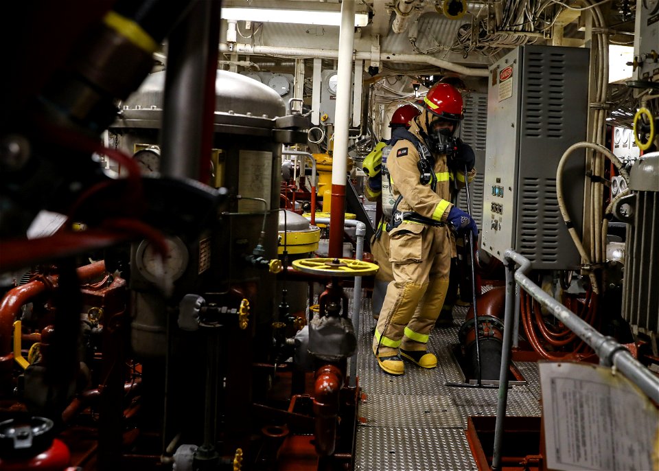USS Porter (DDG 78) general quarters training