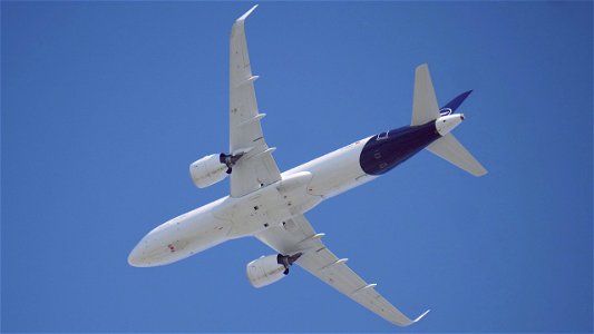 Airbus A320-271N-D-AINR Lufthansa from Ibiza  (5900 ft.)