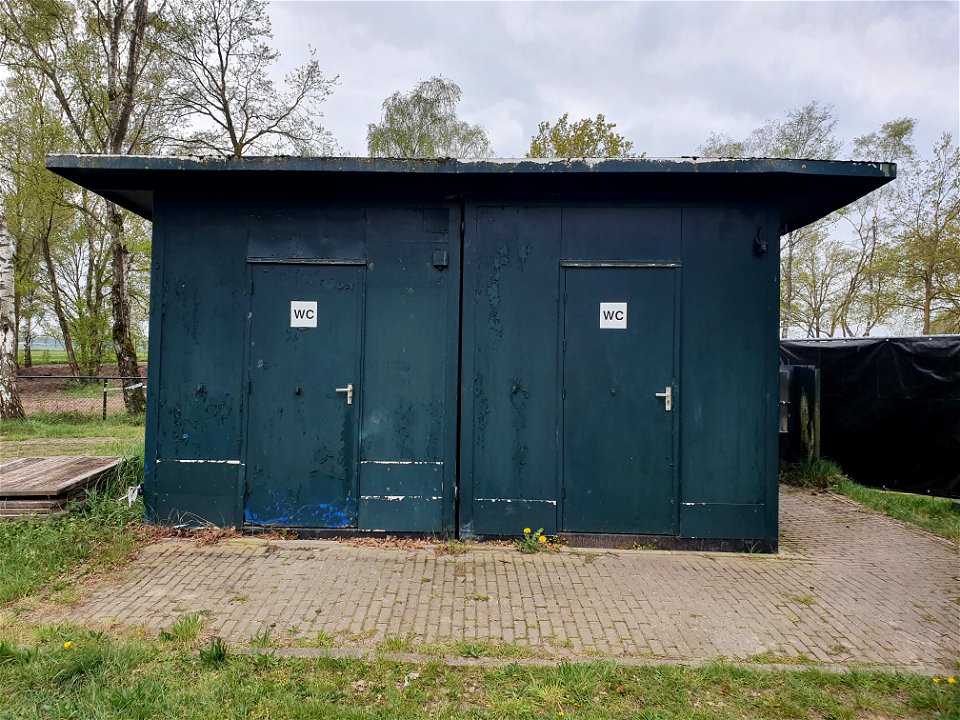 WC WC