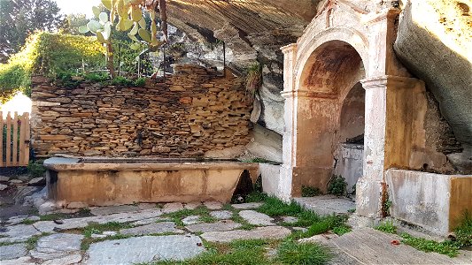Lavoir et fontaine à Cannelle Centuri