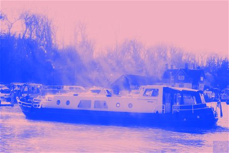 Survivor River Medway (Peach Filter)