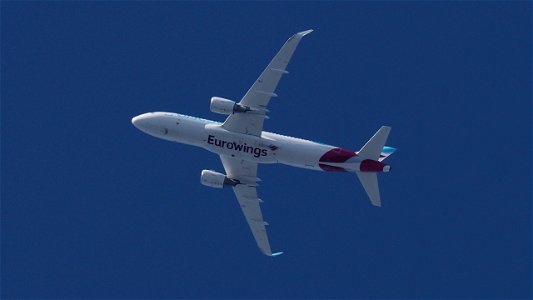 Airbus A320-214 D-AIUW Eurowings Discover to Bilbao (16200 ft.) photo
