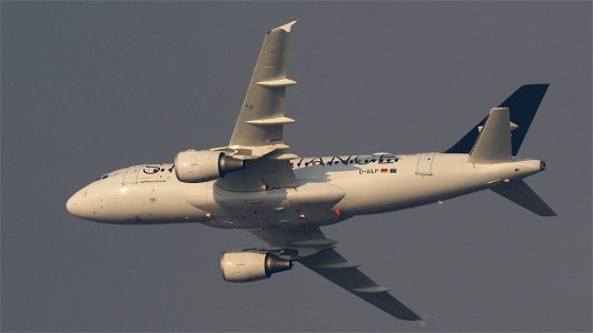 Airbus A319-114 D-AILP Lufthansa (Star Alliance Livery) from Marseille (5900 ft.)