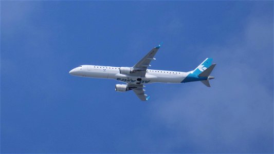 Embraer E195LR I-ADJY Air Dolomiti from Bologna (8750 ft.)