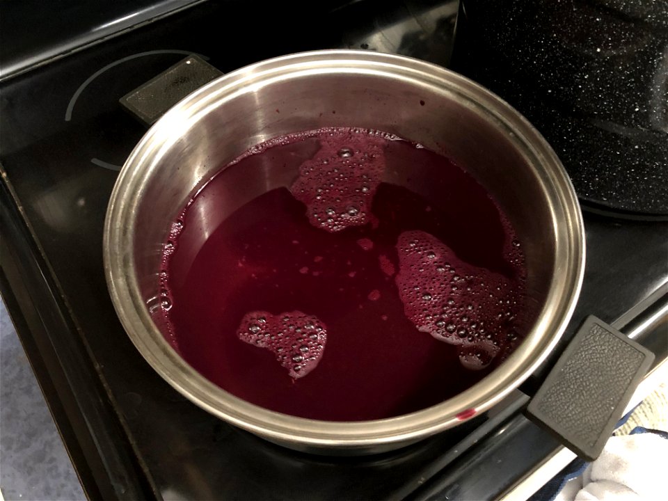 Making Chokecherry Jelly