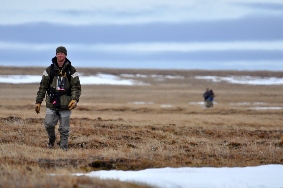 Hiking the tund2013 Fairbanks FWFO-Volunteer(02)
