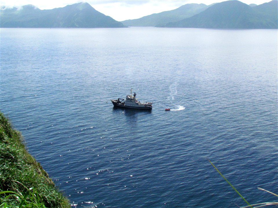 Researchers return to R/V Tiglax