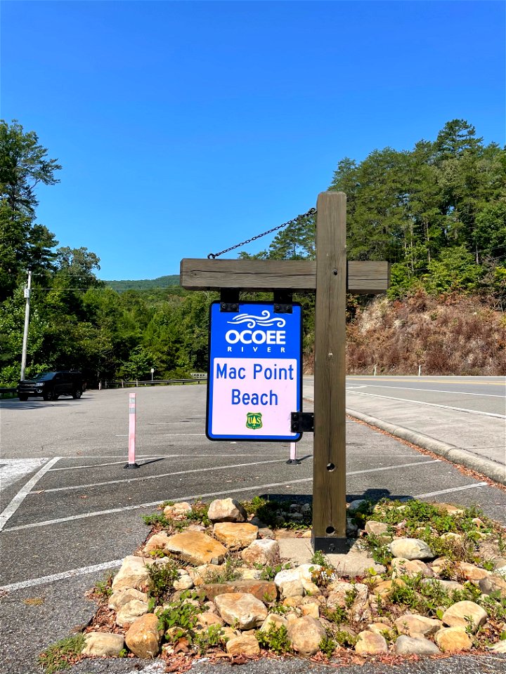 MacPointBeachSign2021-CNF-1 photo