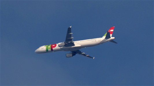 Airbus A321-211 CS-TJF TAP Air Portugal from Lisbon (11400 ft.)