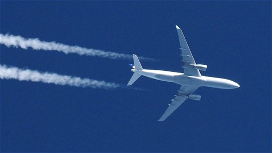 Airbus A330-343-D-AIKS Lufthansa from Frankfurt to Nairobi (33000 ft.) photo