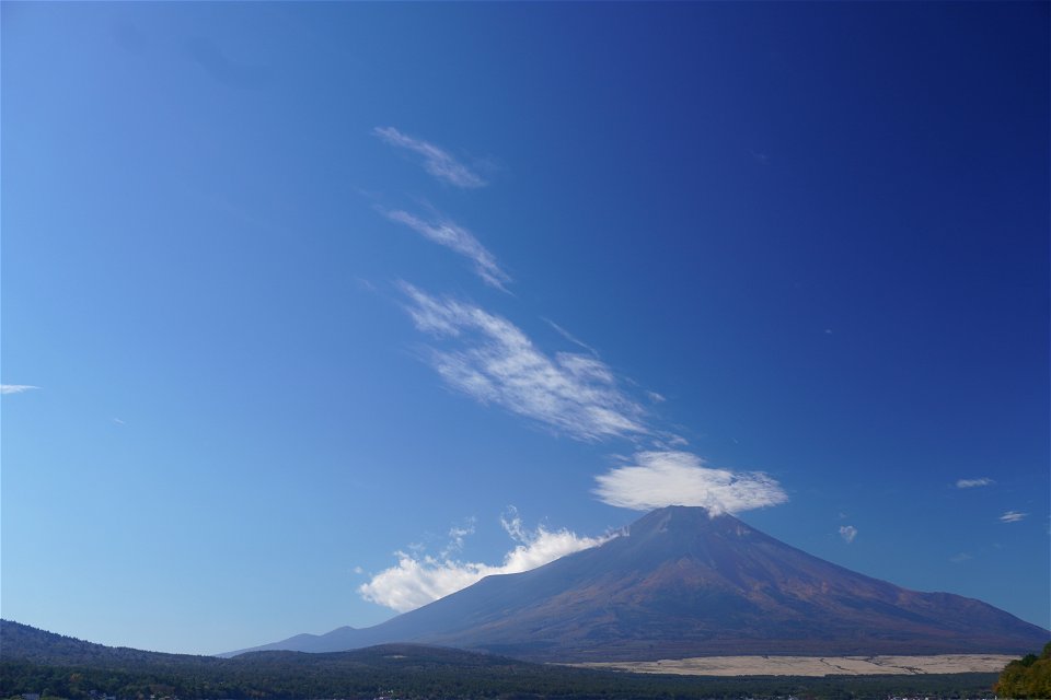 Lake Yamanaka photo