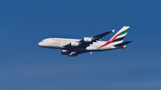 Airbus A380-861 A6-EEN Emirates from Dubai (7300 ft.)